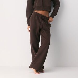 ARITZIA PETITE Cozy Sweatfleece Boyfriend Wide Sweatpant RICH MOCHA BROWN MEDIUM